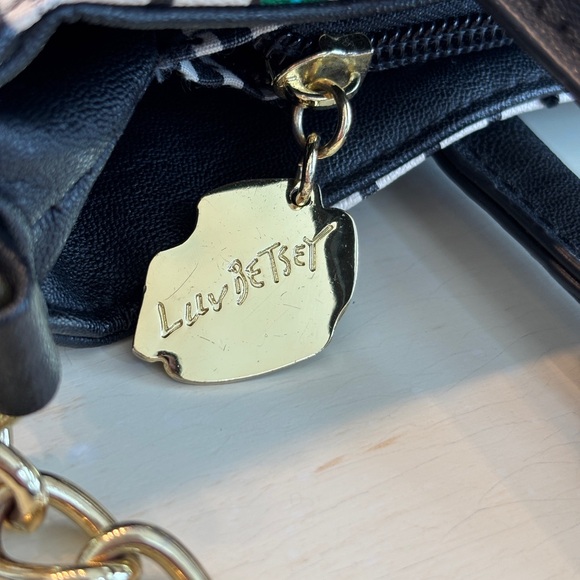 Luv Betsey Johnson Flower Satchel Crossbody Bag Black Striped 9x8x4/5 - Picture 16 of 16